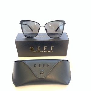 DIFF Eyewear Becky Sunglasses- black